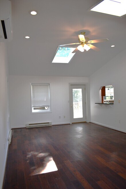 Building Photo - 11601 Heron Dr