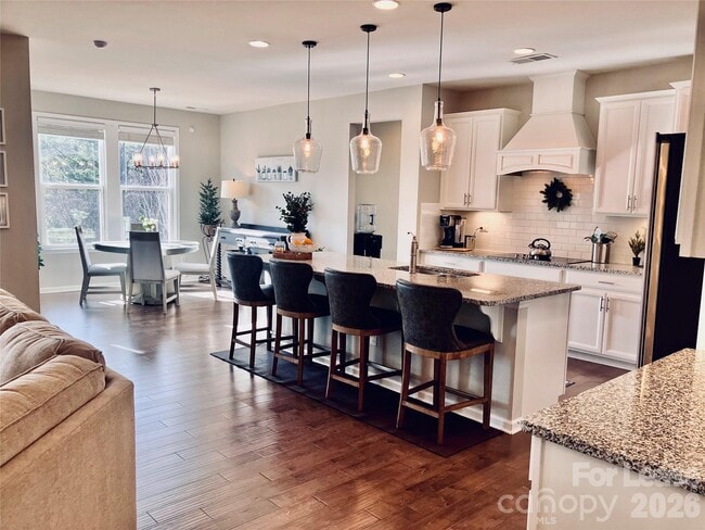 Building Photo - 8634 Shadetree St