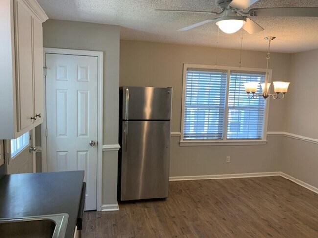Building Photo - 106 Winterberry Ln