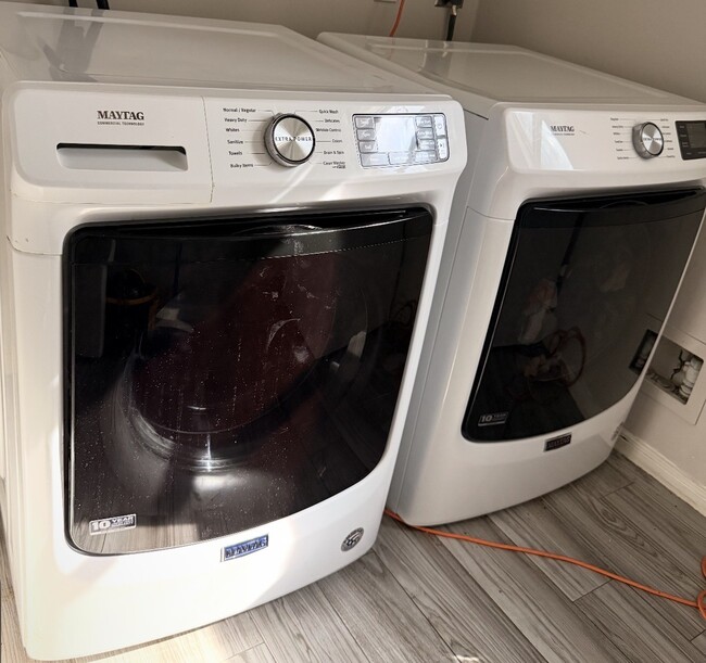 Building Photo - 14526 Chestnut Falls Dr