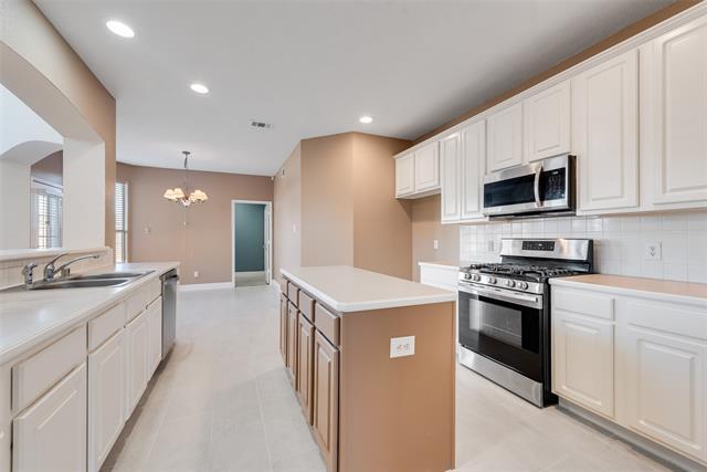 Building Photo - 3768 Menard Dr