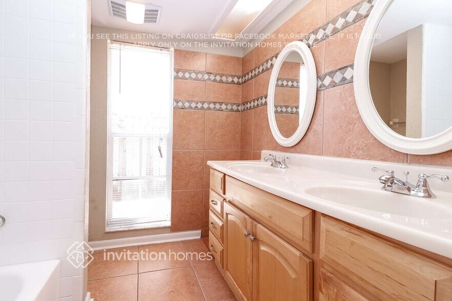 Building Photo - 12111 92nd Way N