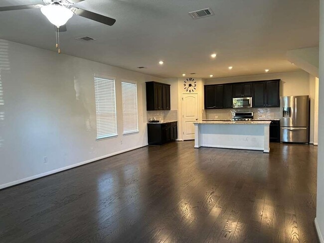 Building Photo - 2921 Barbed Wire St