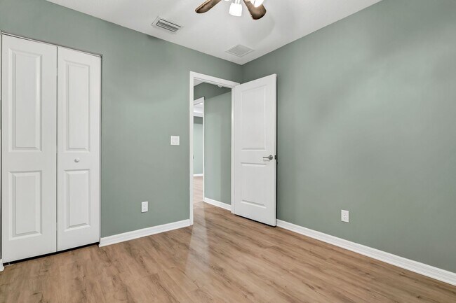 Building Photo - Charming Bungalow Across from Love Park – ...