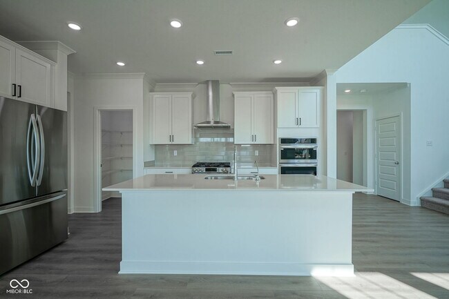 Building Photo - 9085 Summerton St