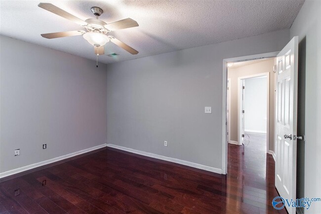 Building Photo - 123 Ann Bradley Dr