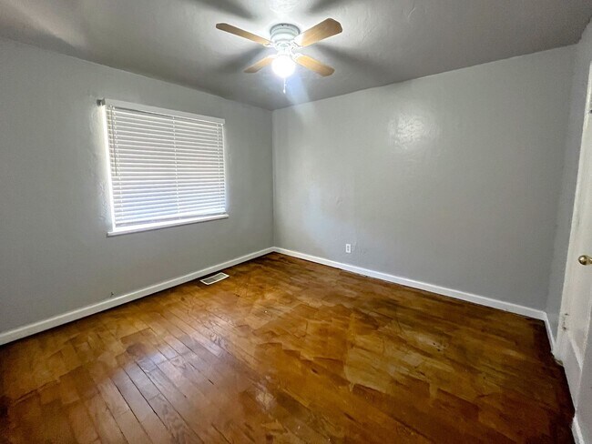 Building Photo - Stylish 2-Bedroom Home with Modern Upgrades!