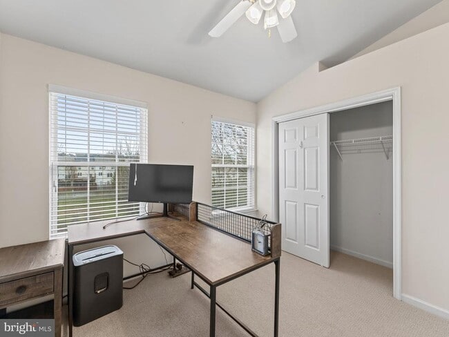 Building Photo - 8873 Royal Doulton Ln