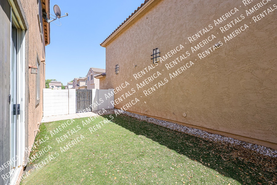 Building Photo - 2087 S Avocet St