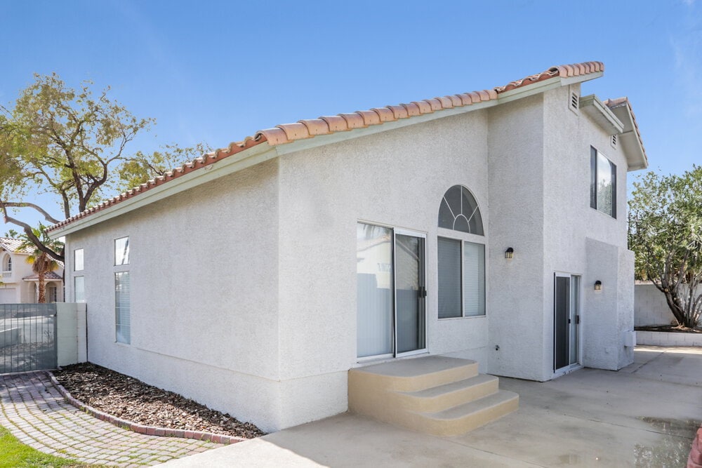 Building Photo - 8828 Dove Cove Dr