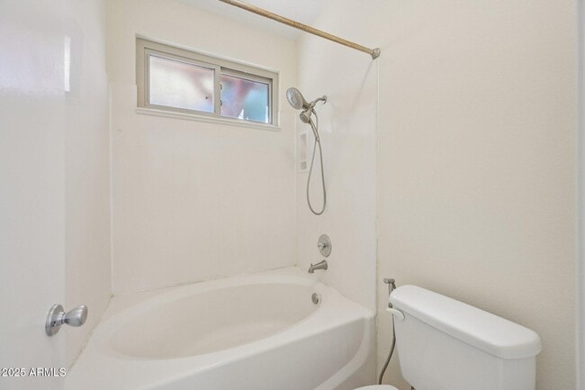 Building Photo - 15649 W Magnolia St