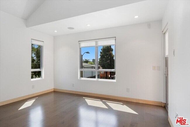 Building Photo - 2301 10th St