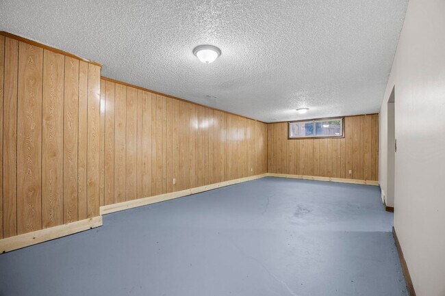 Building Photo - 3801 Pebble Ct