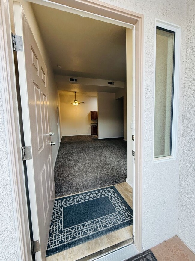 Building Photo - 3 bdrm, 2 bath Mission Hills Condo-Availab...