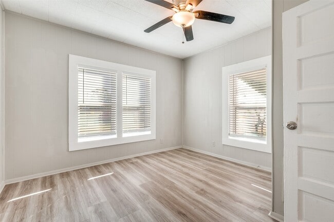 Building Photo - 3275 FM428