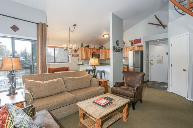 Building Photo - Move in Special! Keystone 2 bed/2bath! Plus Bonus Room  Pool and Hot Tubs!  BIKE STORAGE!