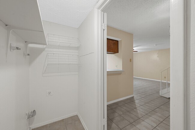 Building Photo - 14800 Enterprise Dr