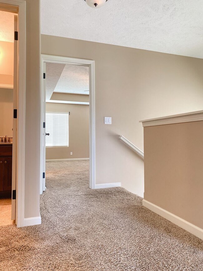 Building Photo - Beautiful & Nearly new SW Chalco area 4 be...