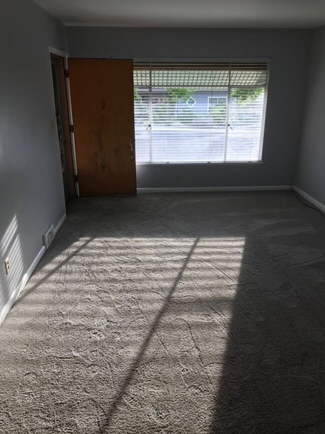 Building Photo - KF2