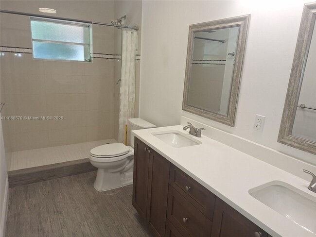 Building Photo - 5600 SW 64th Pl