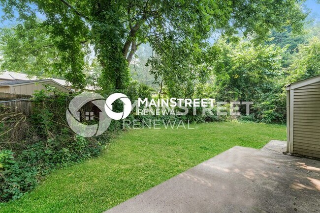 Building Photo - 3 Bedroom Pet-Friendly Home in Stone Mountain, GA with Main Street Renewal