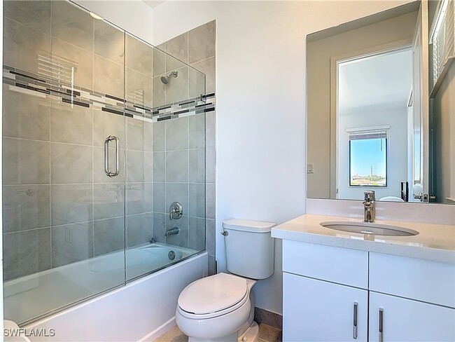 Building Photo - 5046 Panella Ave