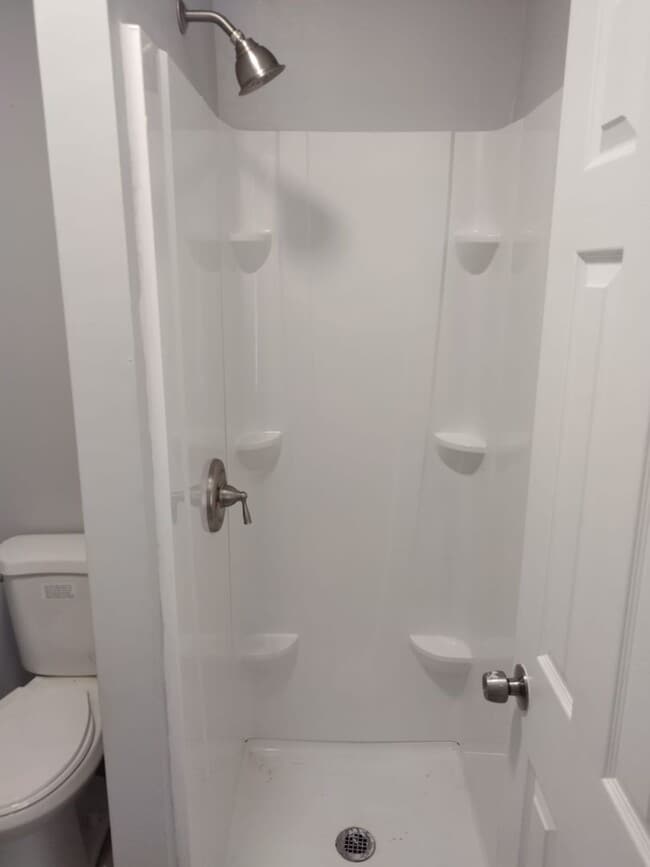 Building Photo - 705