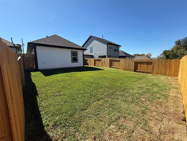 Building Photo - 11840 E Gate Dr