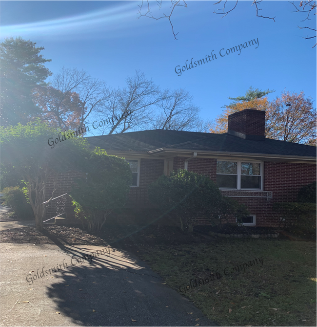 Building Photo - 6 B Crescent Ridge Drive