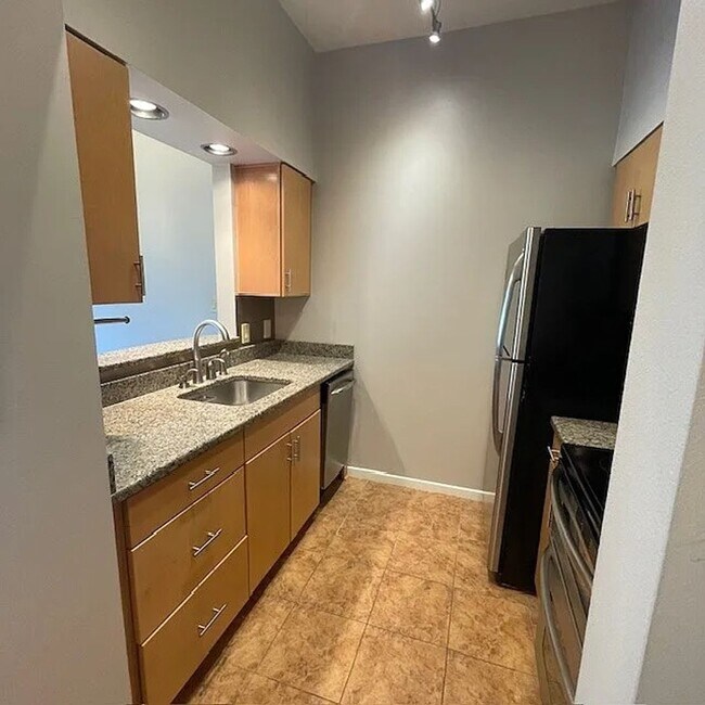 Building Photo - Wonderful 1 BR/1BA unit in the Observatory...