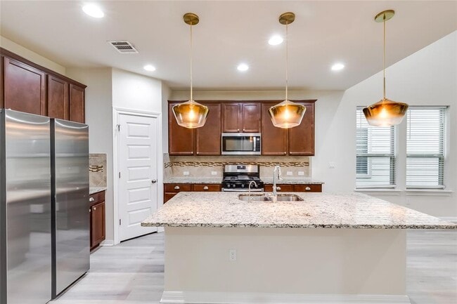 Building Photo - 14202 Alloro Dr