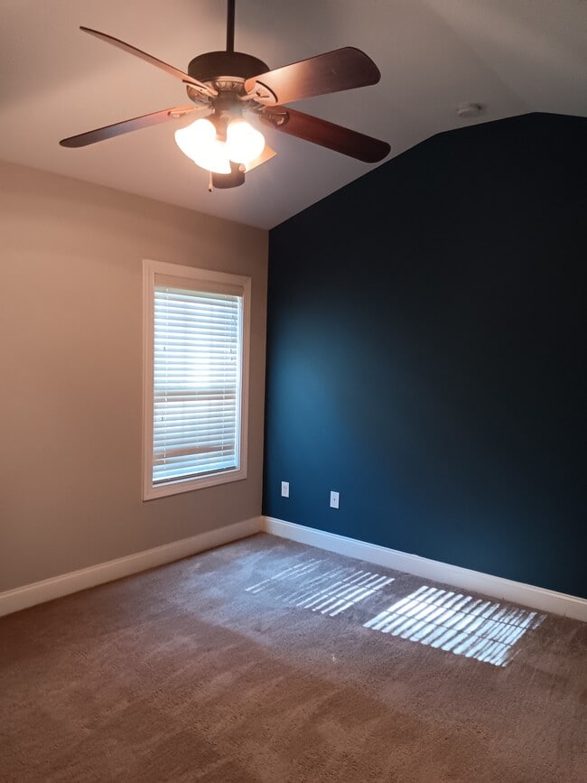 Building Photo - 173 Putters Dr