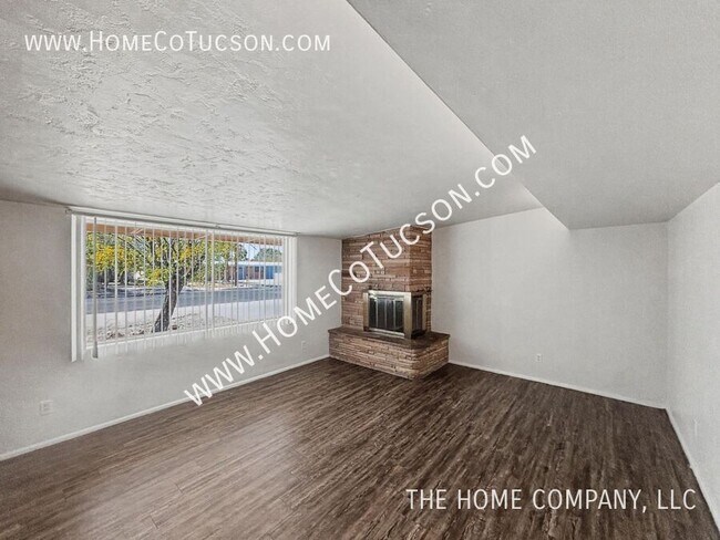 Building Photo - 800 N Alamo Ave