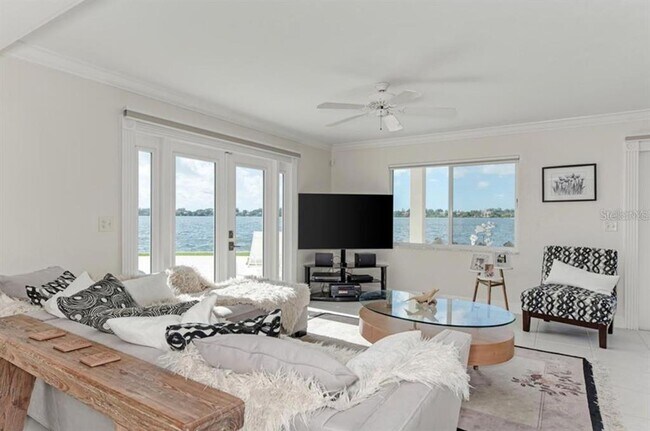 Building Photo - 7692 Cove Terrace