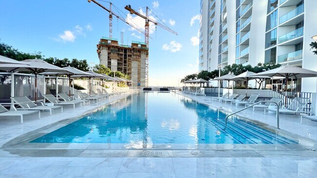 Building Photo - HIGH FLOOR 1BD UNIT AT THE LUXURIOUS KOULA...