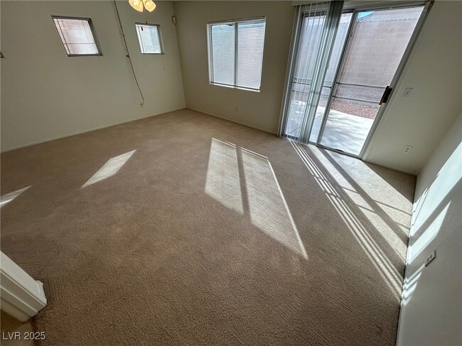 Building Photo - 5325 Clover Blossom Ct