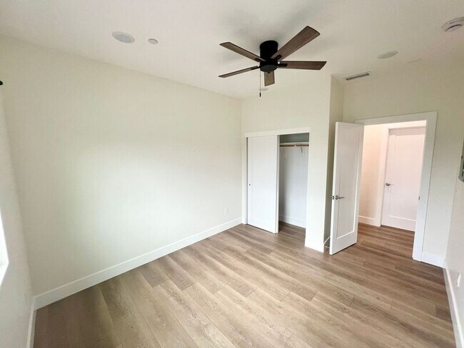Building Photo - 669 Townsite Dr