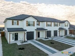Building Photo - 3400 Abraham Dr
