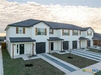 Building Photo - 3400 Abraham Dr