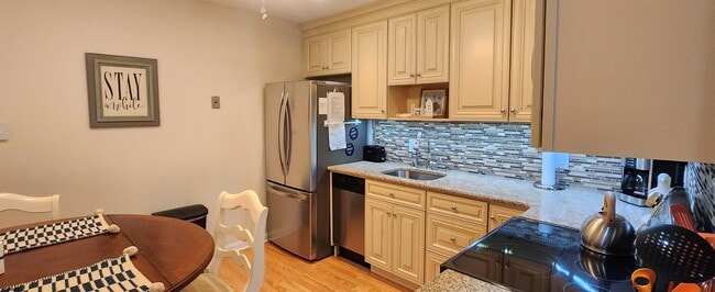 Building Photo - 1013 W Brigantine Ave