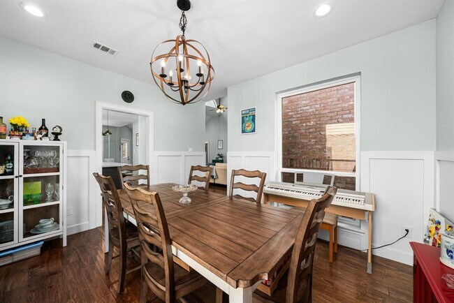 Building Photo - 11414 Del Monte Dr