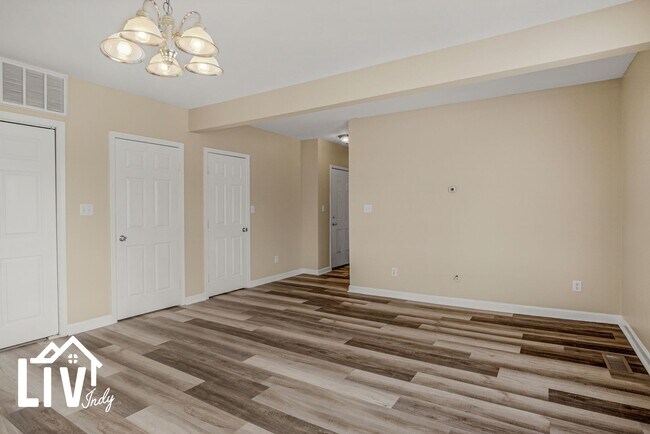Building Photo - %50 OFF FIRST MONTH'S RENT! 2 Bed, 1 Bath Pet-Friendly Apartments!