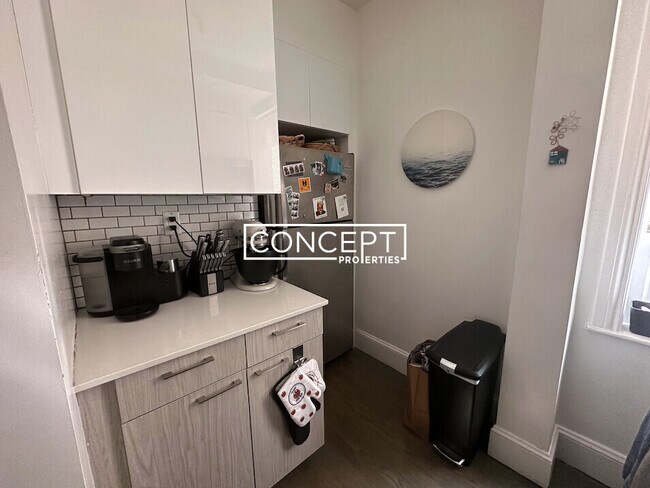 Building Photo - 111 Park Dr