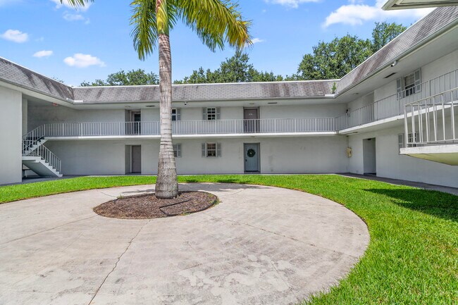 Building Photo - 10249 N Military Trl