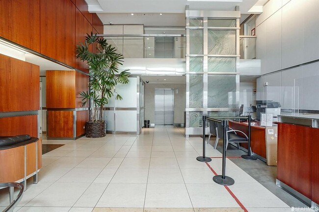 Lobby - 24 hour security - 400 Beale St