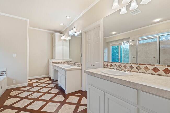 Building Photo - 6636 Dogwood Creek Dr
