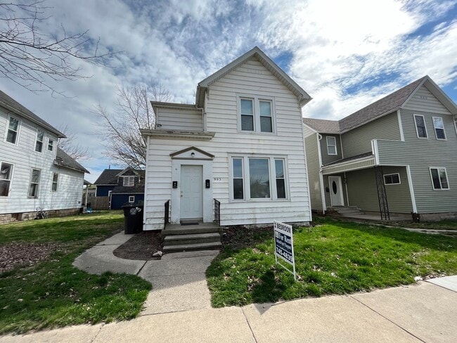 Primary Photo - 903 Home Ave
