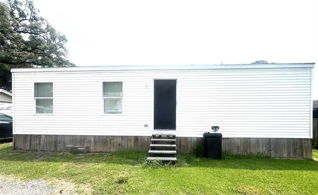 Building Photo - 108 S 7th St
