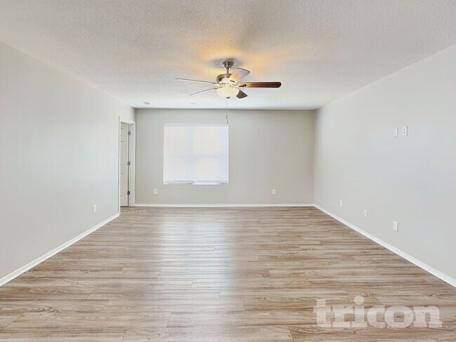 Building Photo - 933 Mailwood Dr