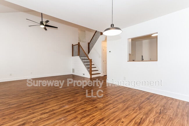 Building Photo - 316 Lake Side Dr